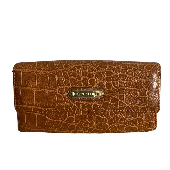 Anne Klein Women's Brown Crocodile Embossed Vegan Leather Wallet - Picture 1 of 8